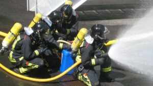 Curso ESI II SUESKOLA AVEQ-KIMIKA formación en incendios industriales Bizkaia