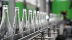 Vidrala aumenta su beneficio en 2026 y unifica sus operaciones en Reino Unido e Irlanda bajo la marca Vidrala UK & Ireland.